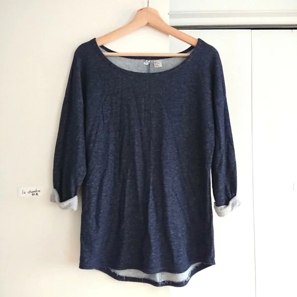 2 15 H M Divided basics navy balloon sleeve shirt
